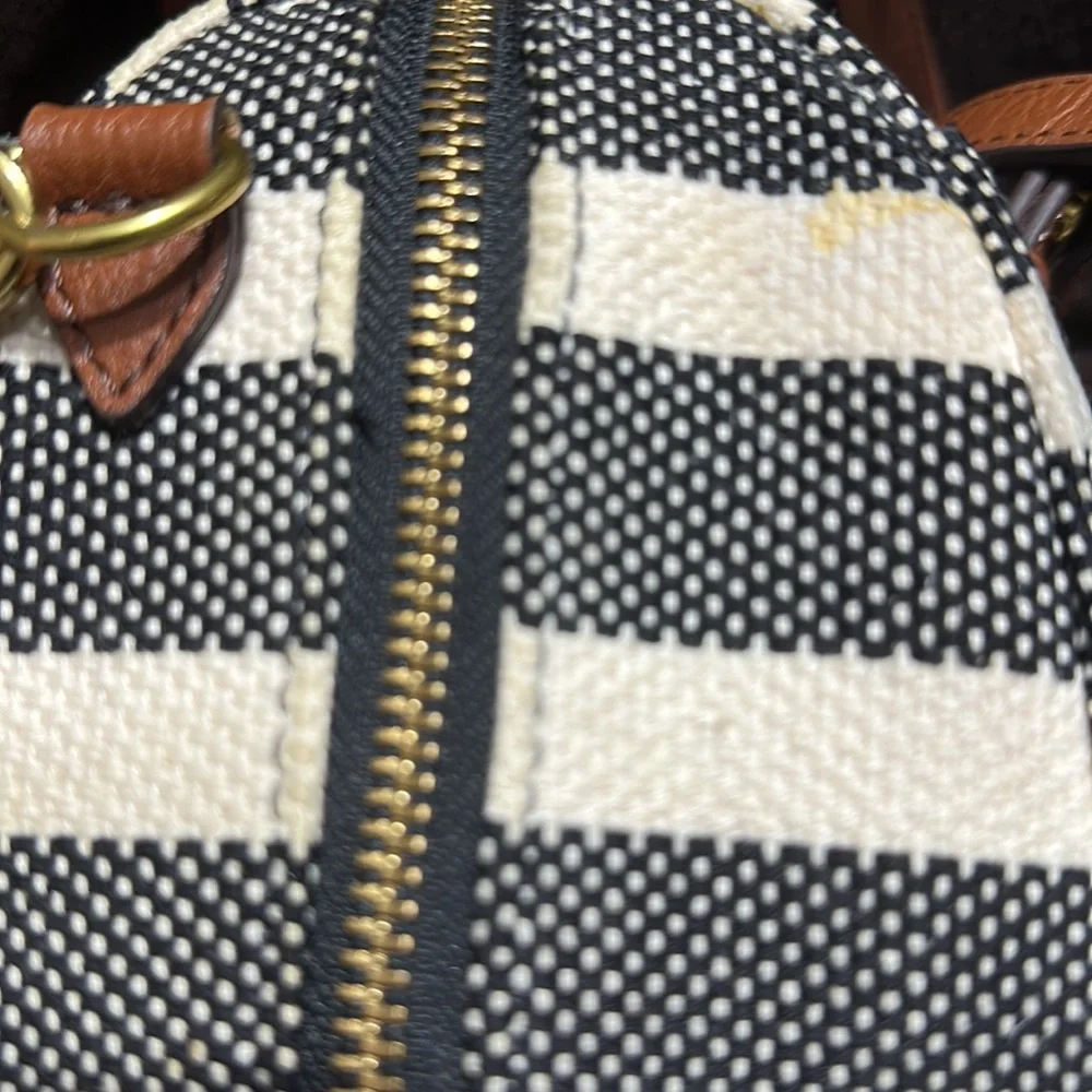 Fossil black stripe satchel/ crossbody. 10” L x 5” W x 8” H - Picture 9 of 10